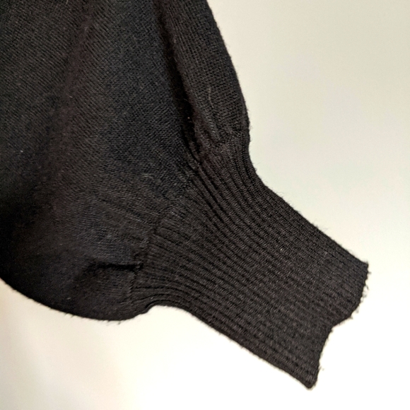 NWT Black And White Embroidered Sweater Bishop Sleeves - Picture 6 of 10